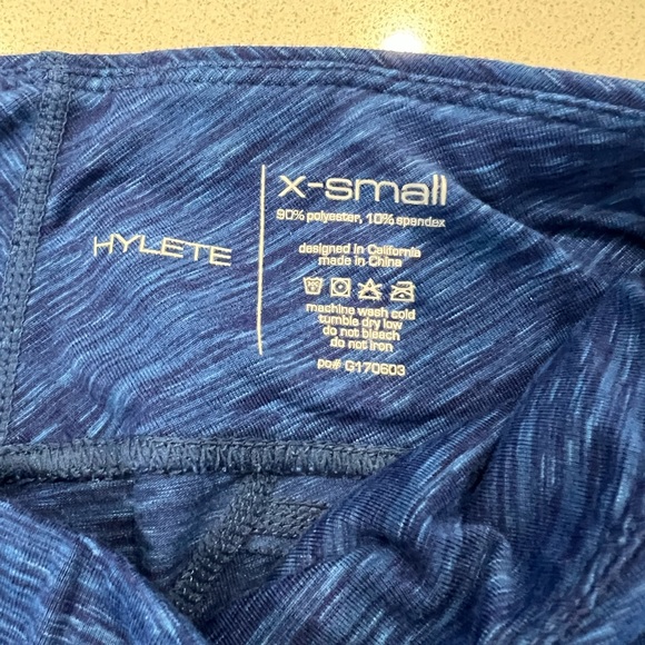 Never worn capri leggings - Picture 3 of 3